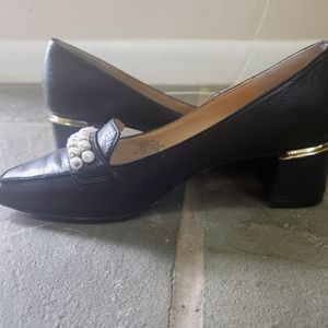 👠Enzo Angiolini Black Heels with Pearls🦪